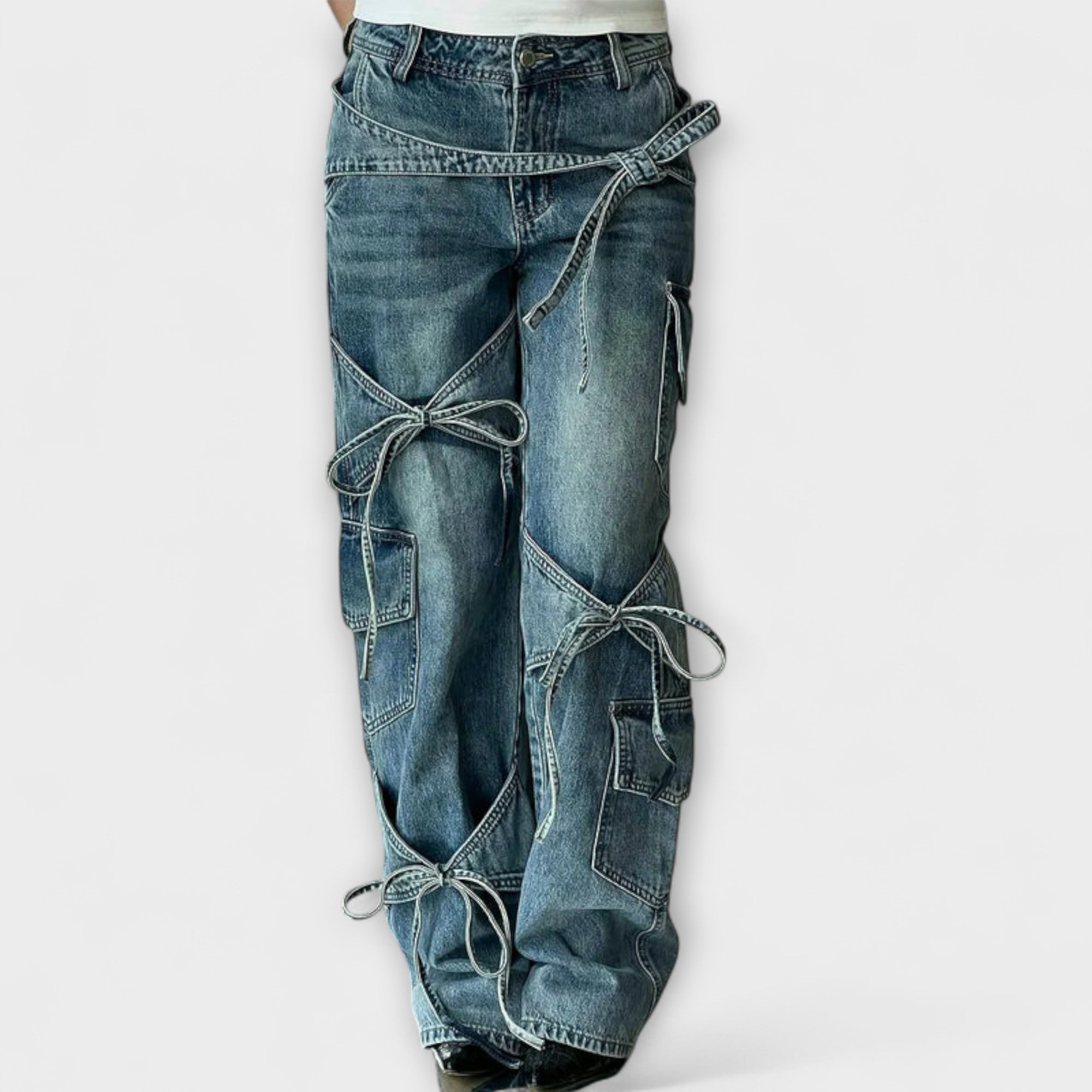 Denara – Jeans larghi con elementi di legatura